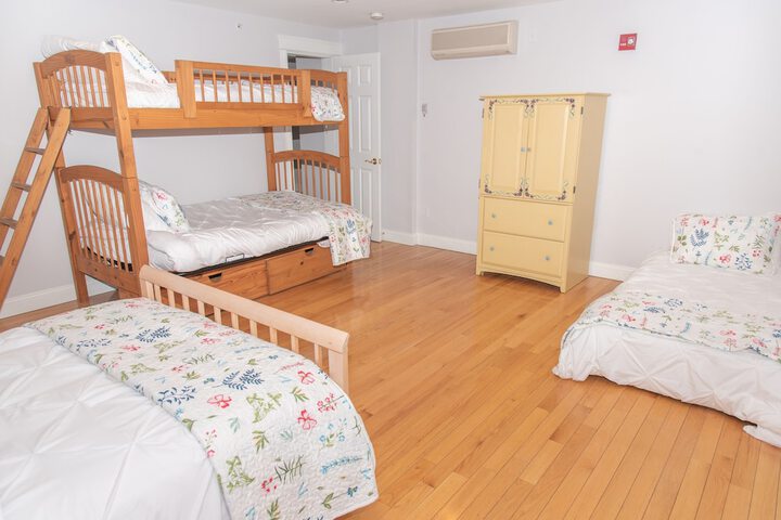Room 21 of 113