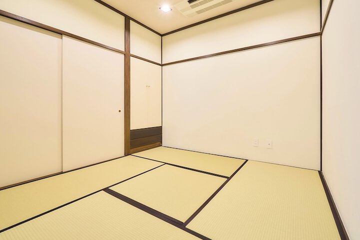 Room 19 of 178