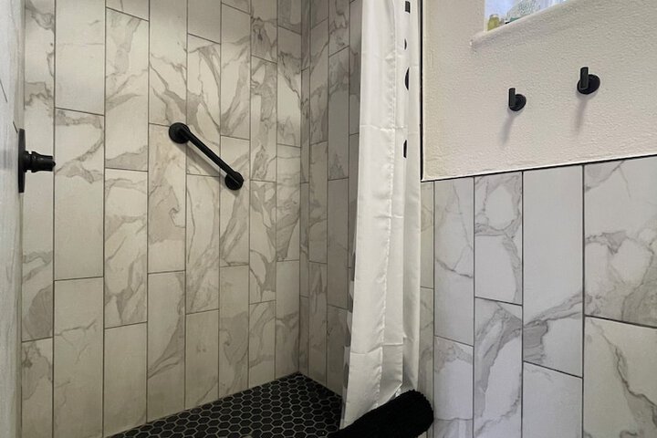 Room 107 of 131