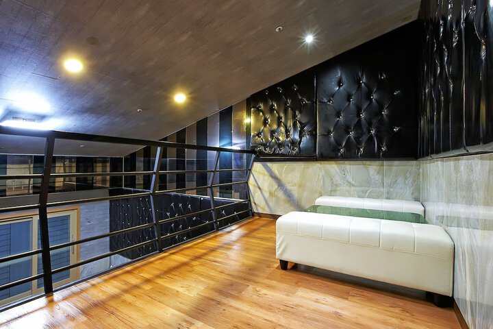 Room 6 of 62