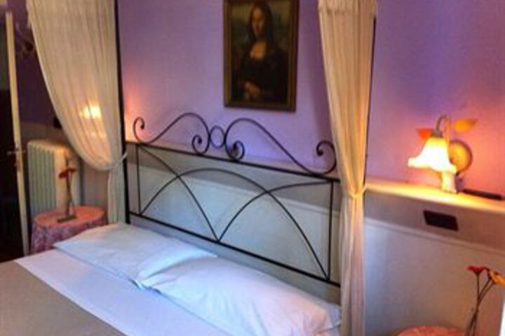 Room 7 of 25