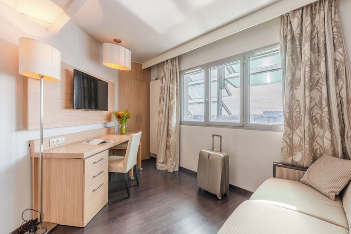 Room 18 of 85