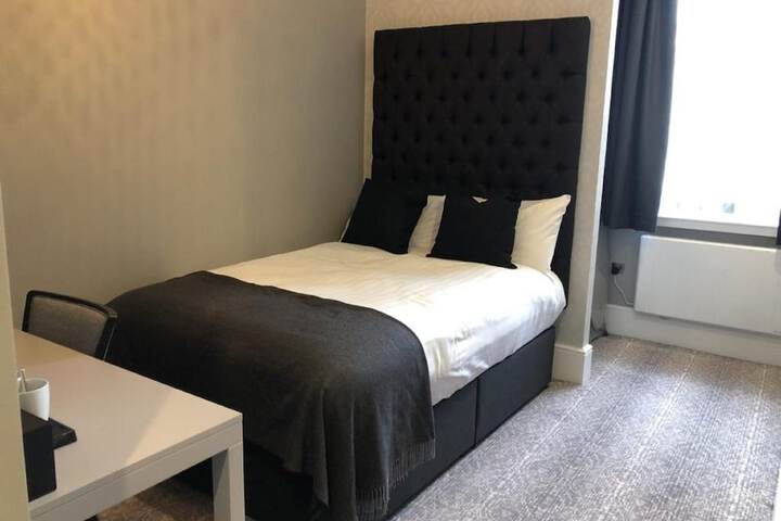 Room 21 of 51