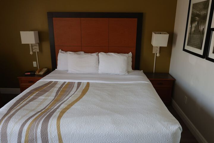 Room 17 of 154