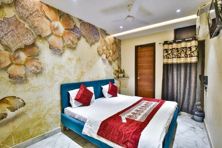 Room 4 of 17