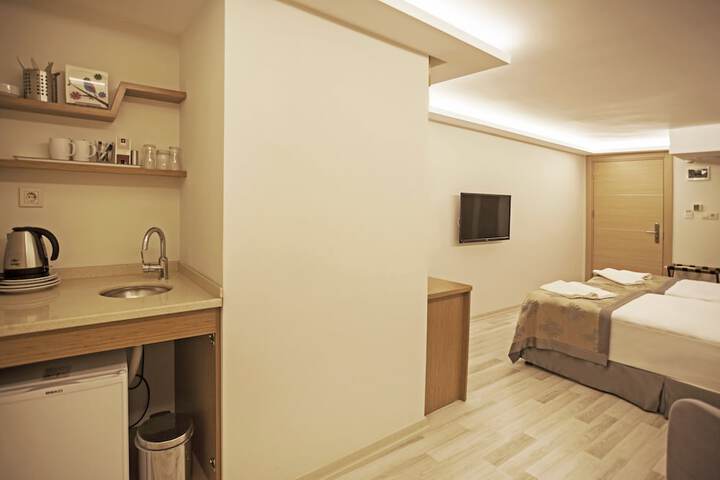 Room 12 of 52