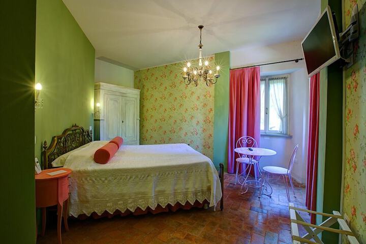 Room 17 of 91