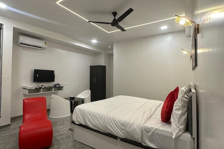 Room 16 of 24