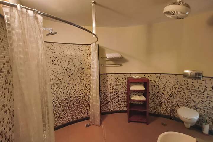 Room 29 of 32