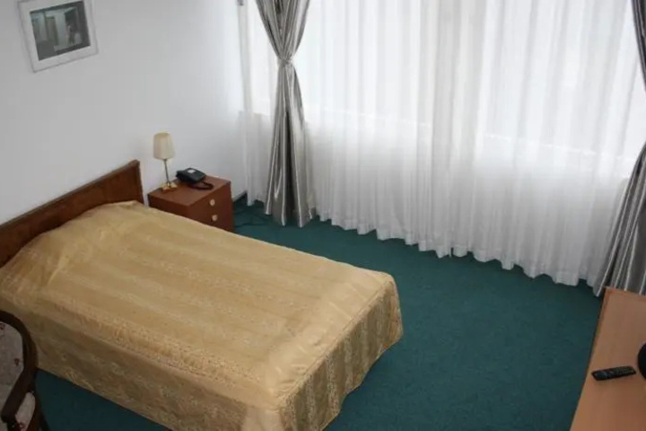 Room 2 of 9