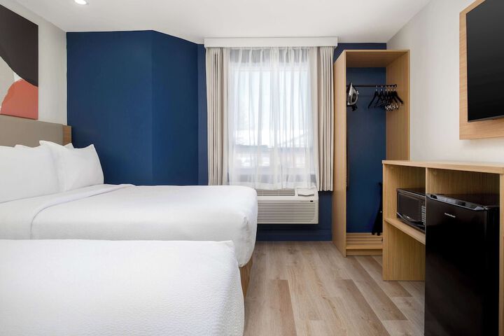 Room 7 of 28