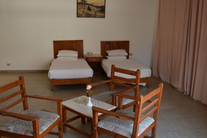 Room 7 of 33