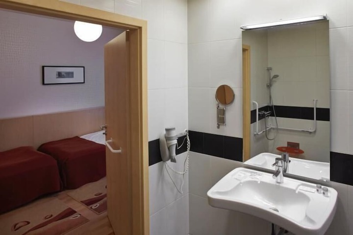 Room 10 of 49