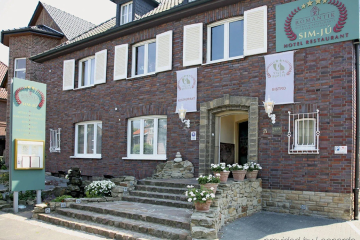 Re Hotel