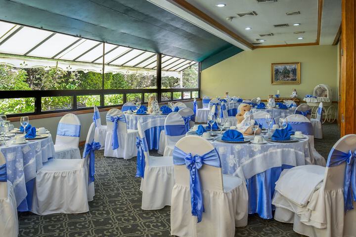 Banquet hall