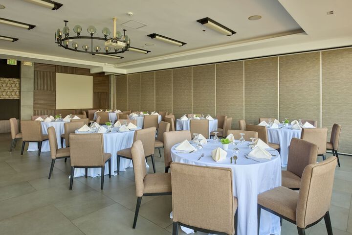 Ballroom/Hall 50 of 60