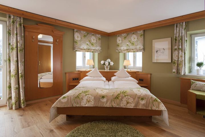 Room 7 of 40