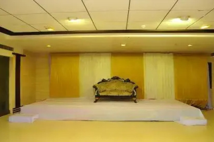 Room 2 of 4