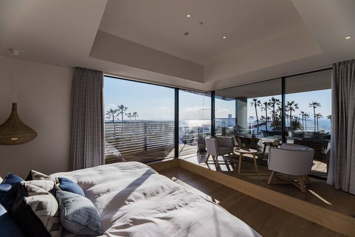 Room 5 of 32