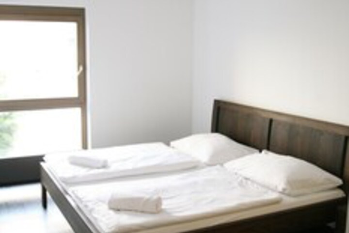 Room 202 of 275