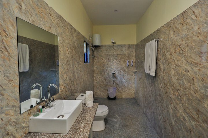 Room 3 of 34