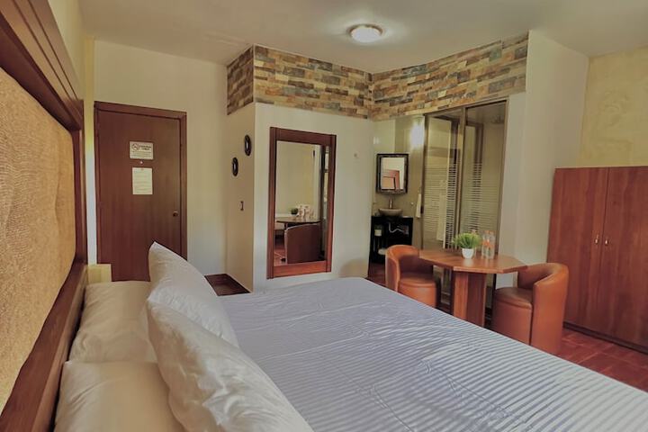 Room 29 of 64