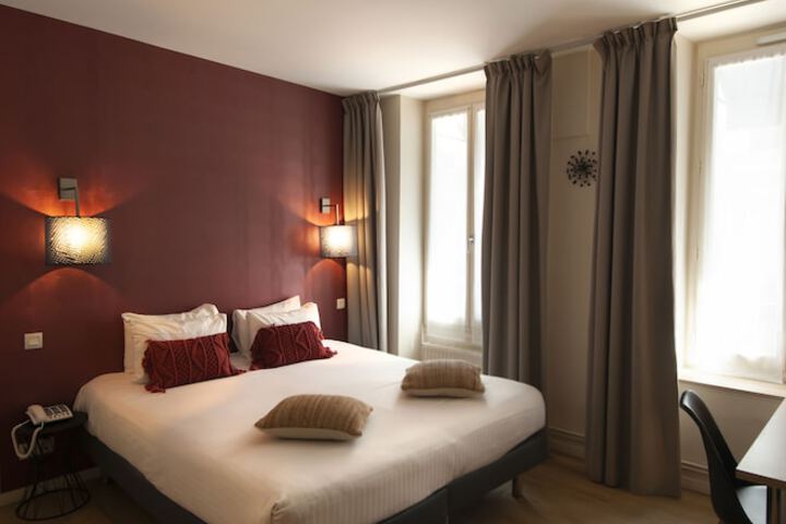 Room 10 of 52