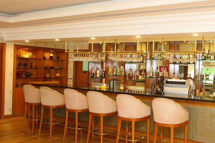 Lounge 147 of 174