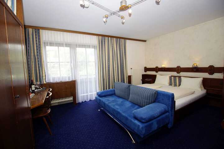 Room 9 of 43