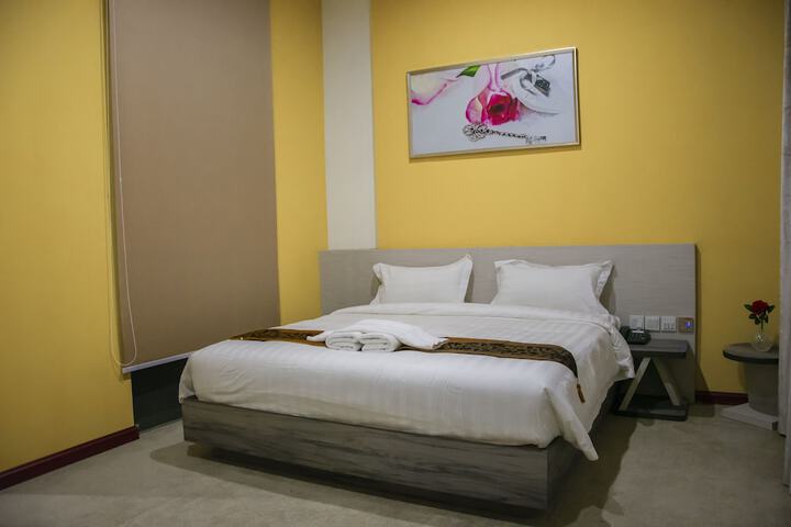 Room 8 of 36
