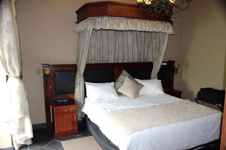 Room 10 of 56