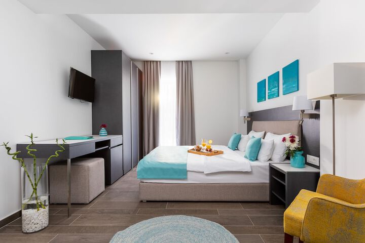 Room 10 of 62