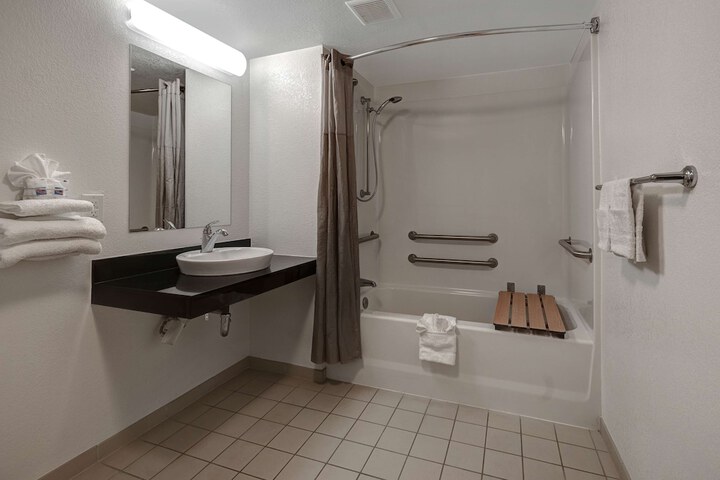 Room 21 of 25