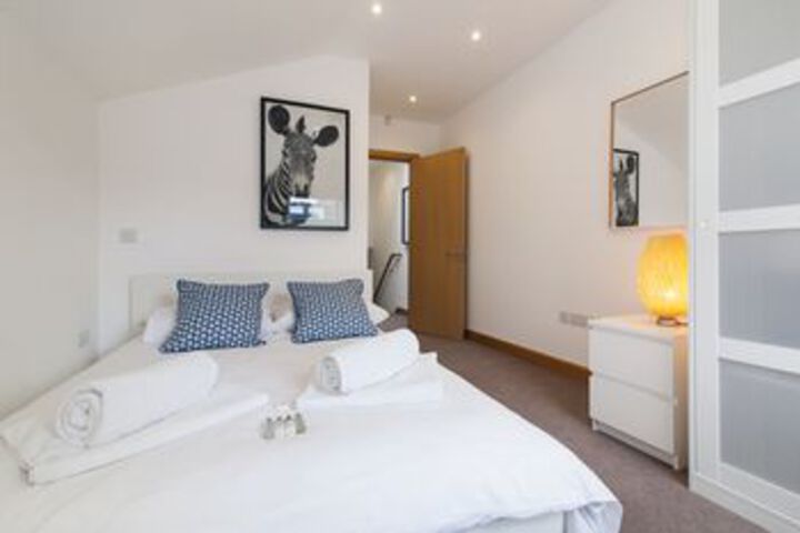 Room 5 of 14