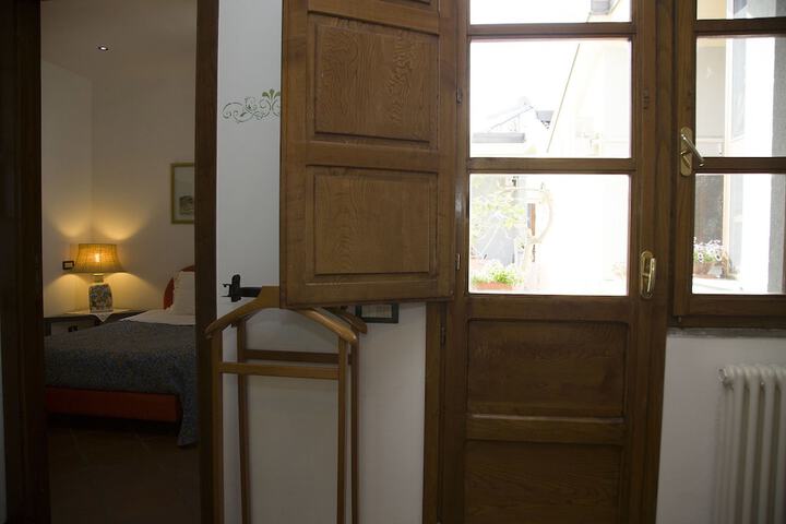 Room 33 of 61
