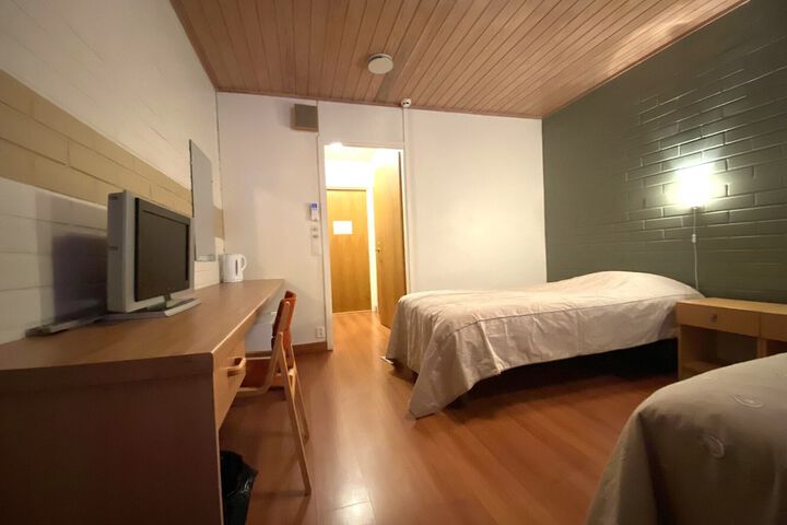 Room 14 of 14