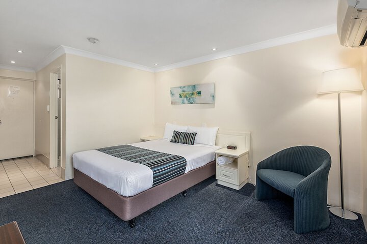 Room 17 of 90