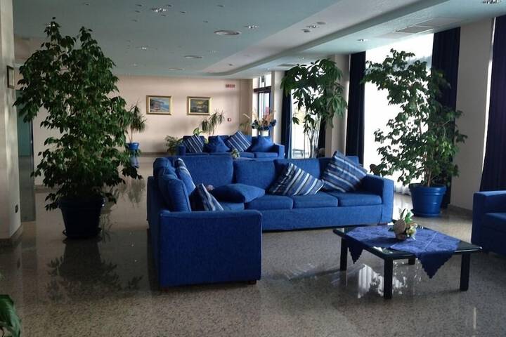 Guest Lobby