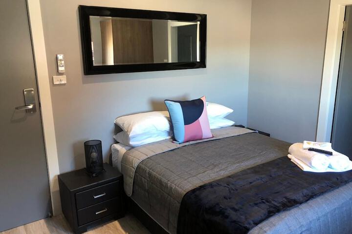 Room 16 of 38