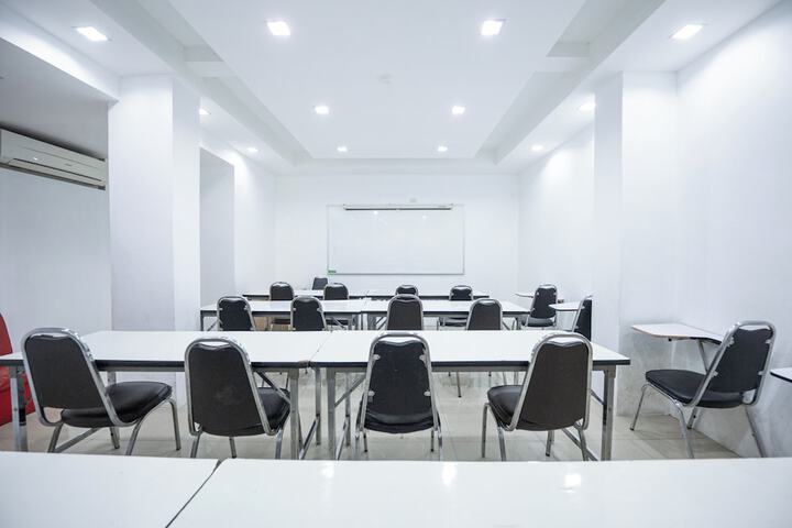 Business Center 76 of 83
