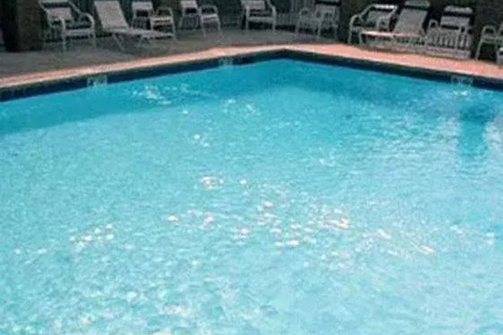 Pool 6 of 10