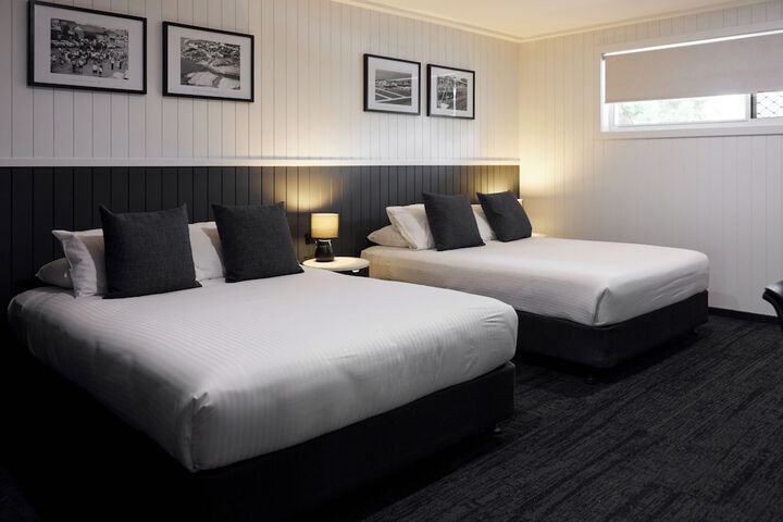 Room 4 of 32