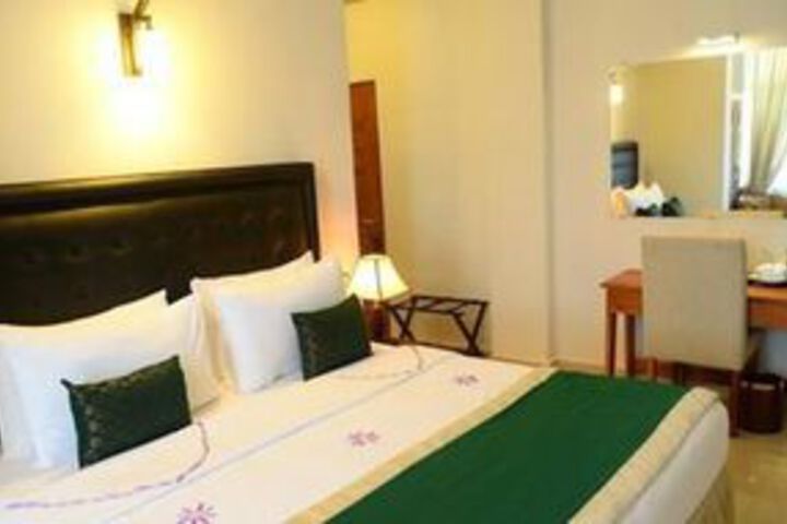 Room 14 of 26