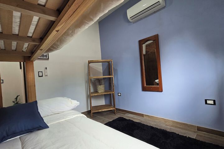 Room 9 of 66