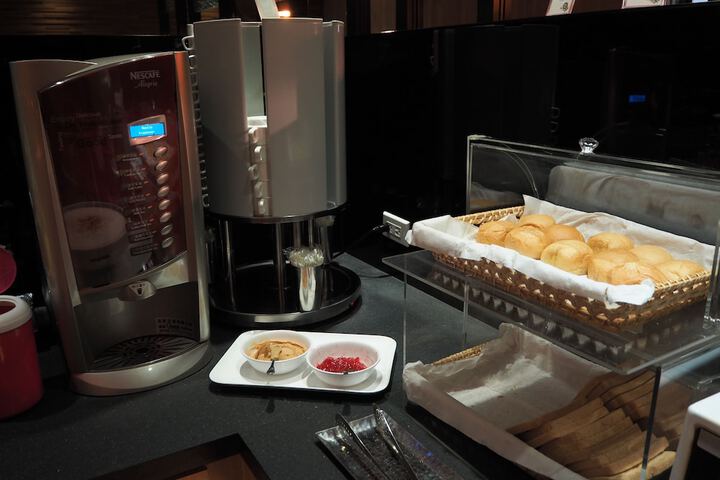 Breakfast/Coffee Service 36 of 45