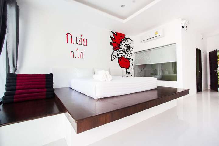 Room 11 of 33