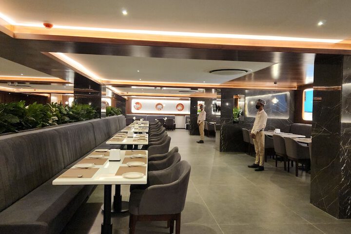 Dining 18 of 24