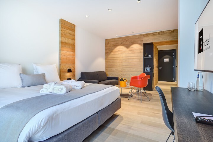 Room 11 of 50