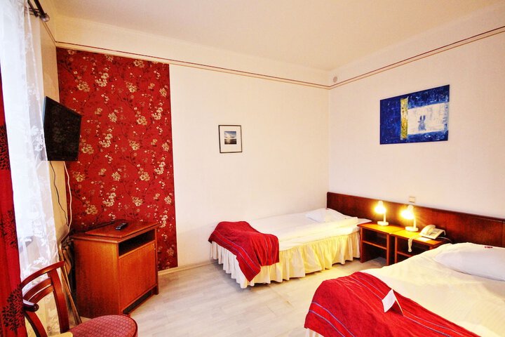 Room 13 of 66