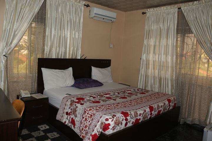 Room 14 of 28